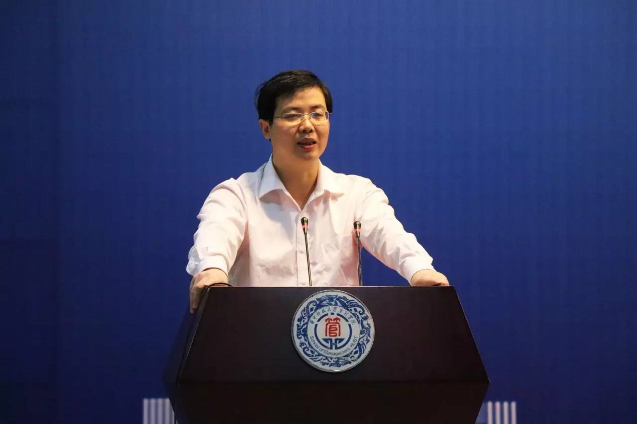 健康生活的倡导者,华中科技大学博士生导师龙立荣教授发表致辞,他代表